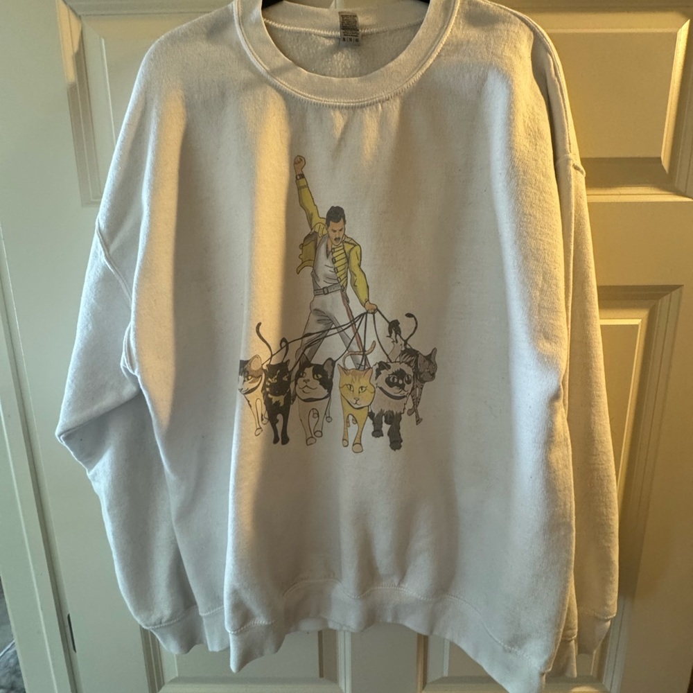 Gildan White cats Graphic Crewneck Sweater